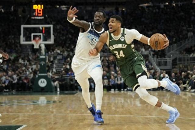 黑白直播nba在线观看-猛龙客场击败雄鹿，新援表现亮眼