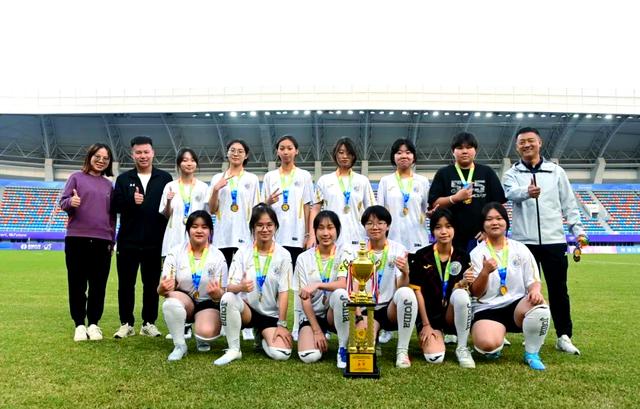 黑白直播-马来西亚女足挑战高手，勇往直前
