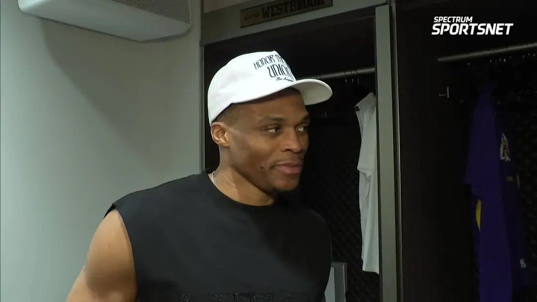 黑白直播在线观看nba-湖人难得失利，球队内部反思调整的简单介绍