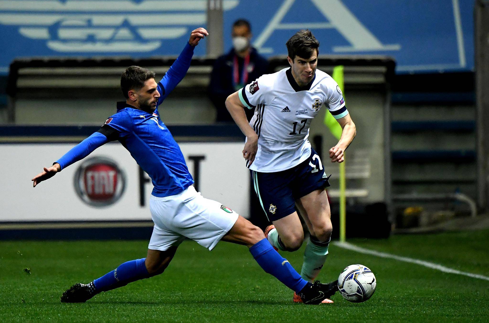 黑白直播在线观看-意大利战队整体发挥出色,靠稳健的防守拿下胜利的简单介绍