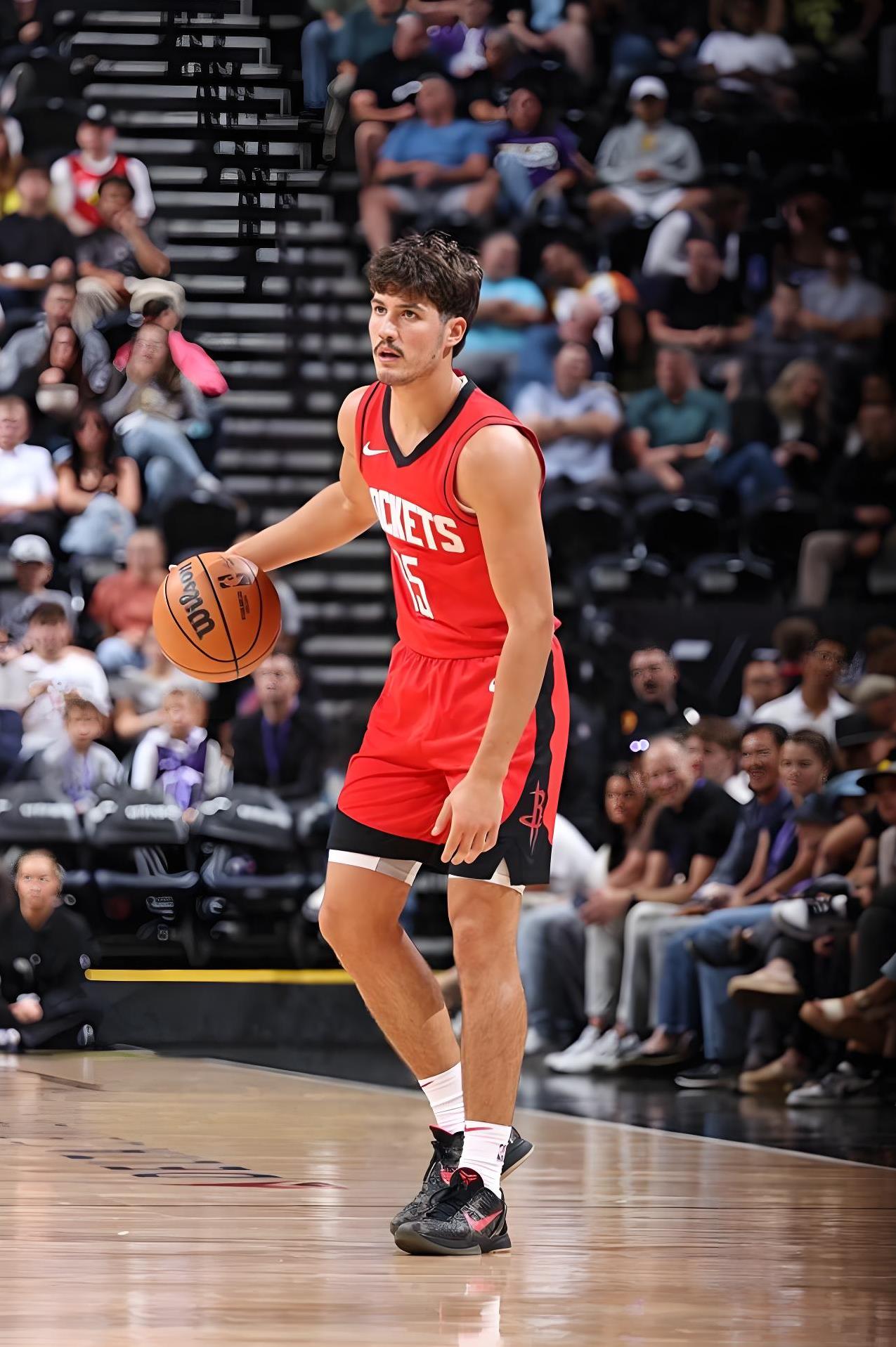 黑白直播在线观看nba-爵士主场大胜火箭,迎来四连胜