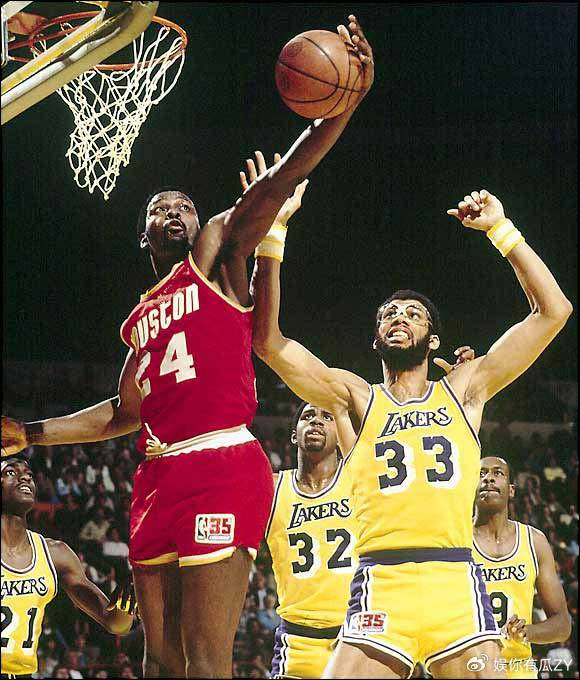 黑白直播体育-包含凯尔特人不敌火箭,沃克发挥低迷的词条