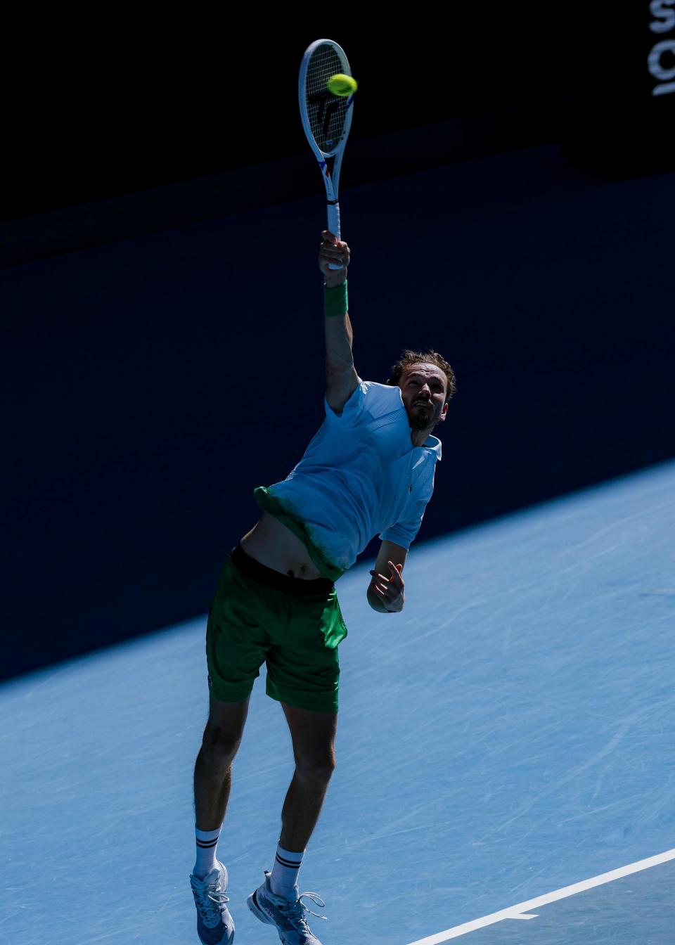 黑白直播免费体育直播-英国网球队鏖战澳大利亚网球队,梅德韦杰夫关键制胜的简单介绍