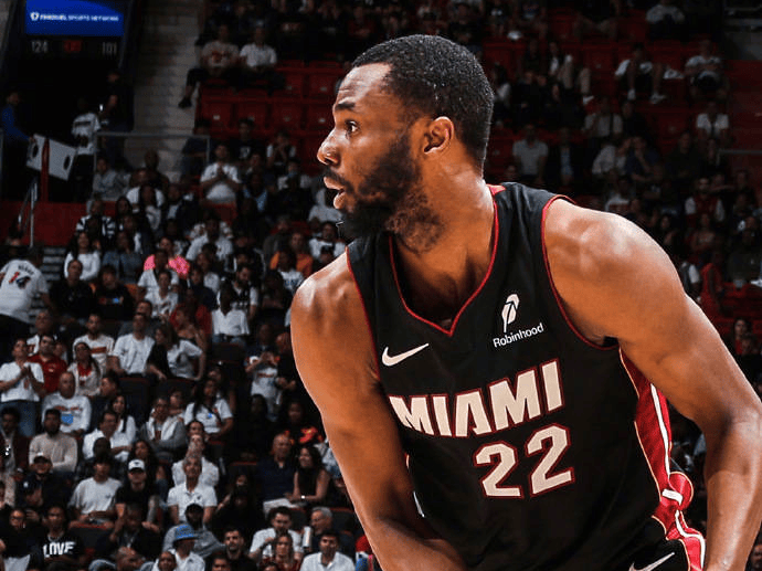 黑白直播体育-热火力克黄蜂,继续不败