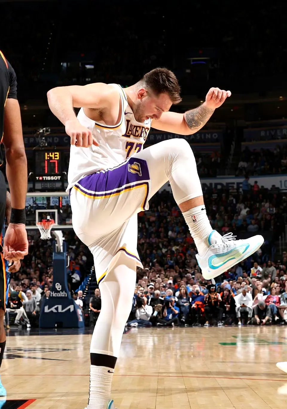 黑白直播nba在线观看-关于奇才翻盘湖人,萨姆·米切尔送出助攻的信息