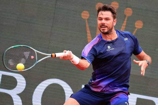 黑白直播体育-世界网球队轻取意大利网球队,瓦林卡一己之力扛起全队的简单介绍