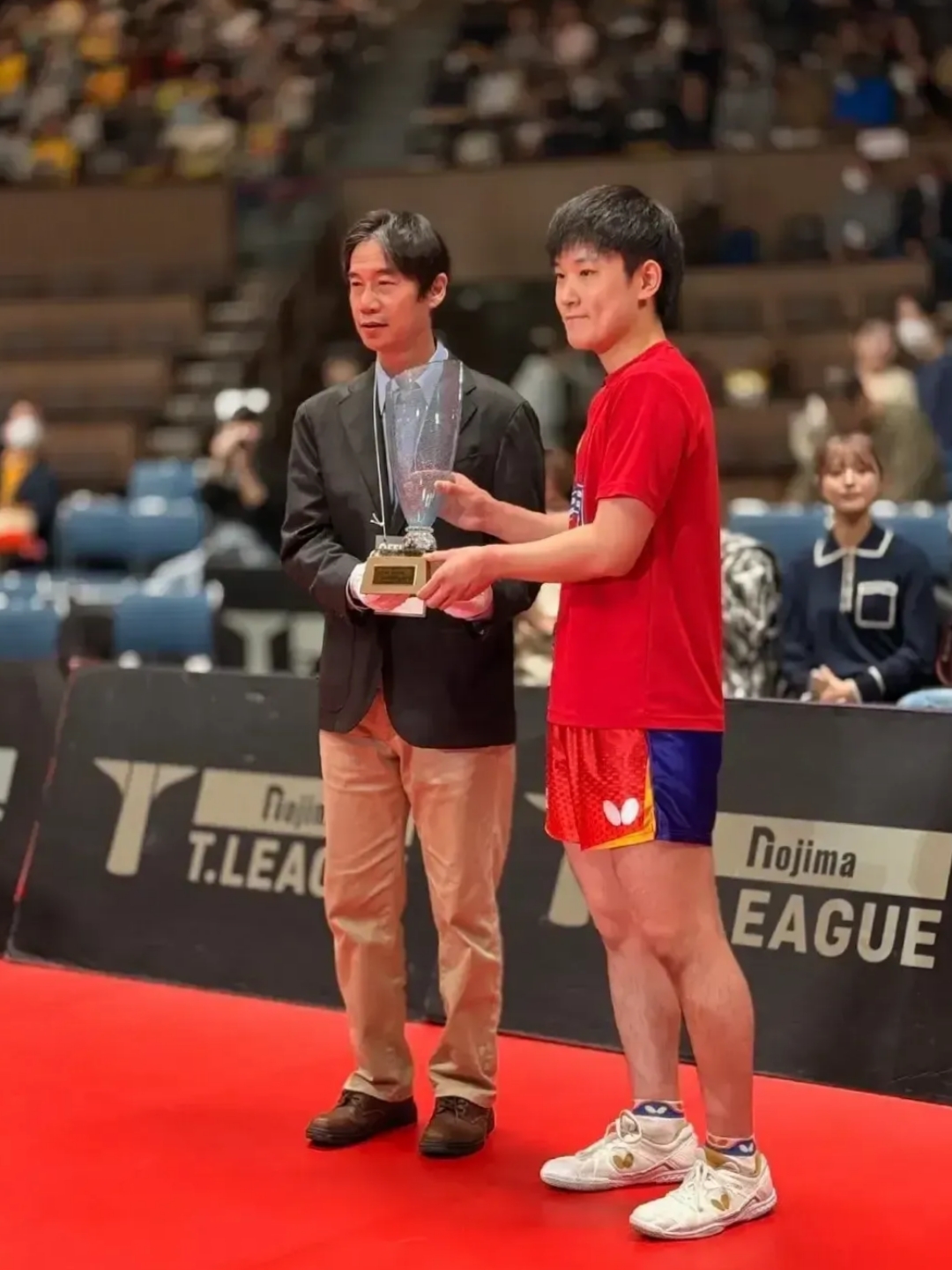 日本队力克英格兰队，张本智和刷新纪录