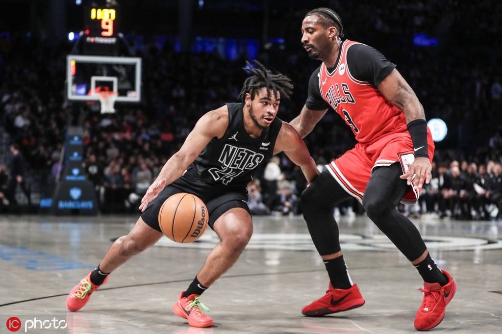 篮网鏖战福建队，德罗赞高光表现