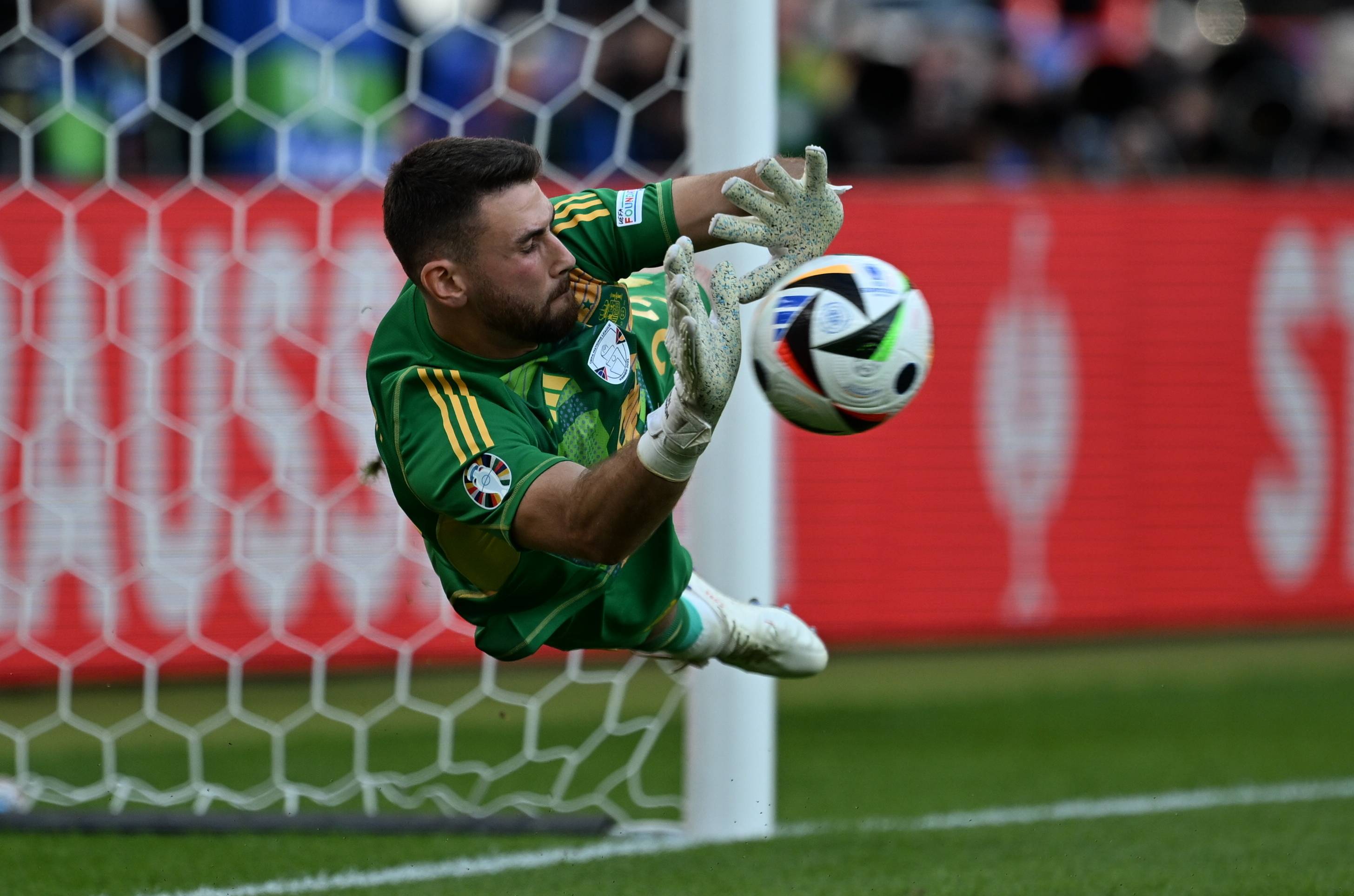 黑白直播nba在线观看-意大利胜利，将导演欧洲杯归功于当地球迷支持