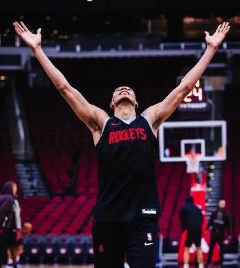 黑白直播nba在线观看-武切维奇个人能力完全展现，火箭打穿猛龙