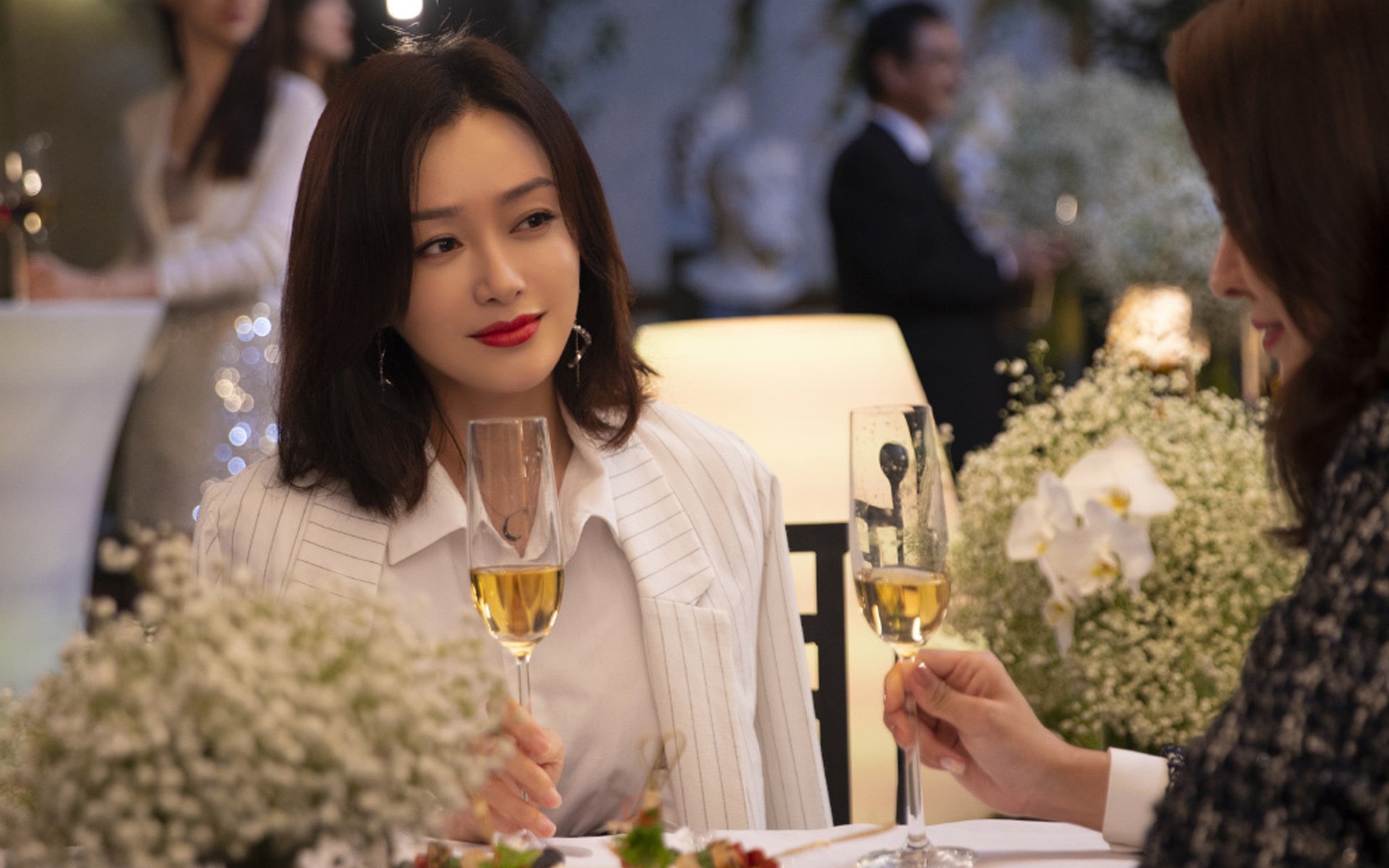 黑白直播在线观看-意甲焦点战与湖人得分风暴，双线赛场上的压制艺术与激情共鸣