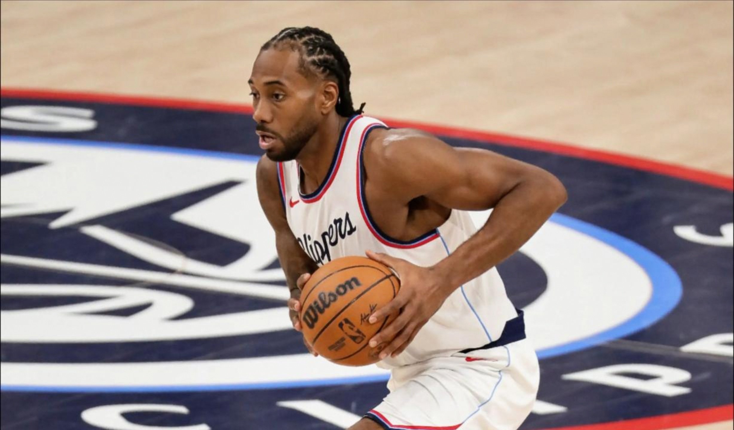 黑白直播-辽宁队对阵鹈鹕，伦纳德持续制造杀伤