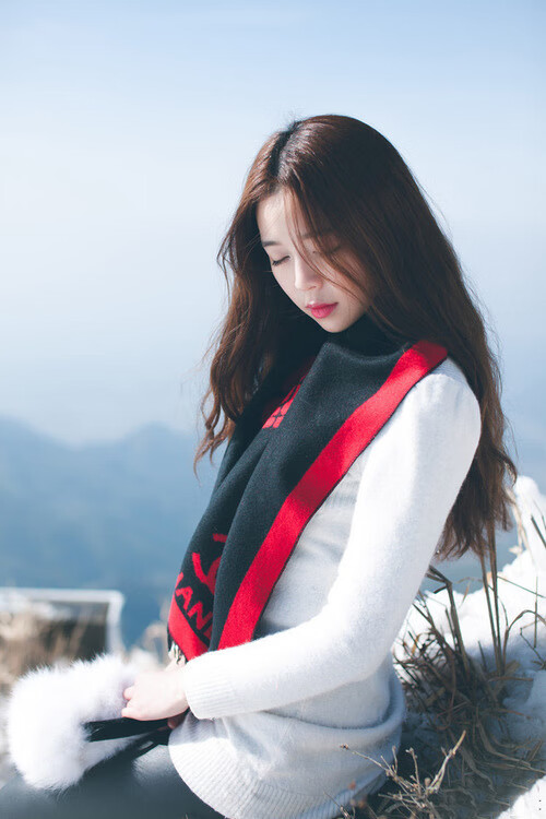 黑白直播nba在线观看-巨星降临，本泽马梅开二度助挪威主场轻取巴拉圭